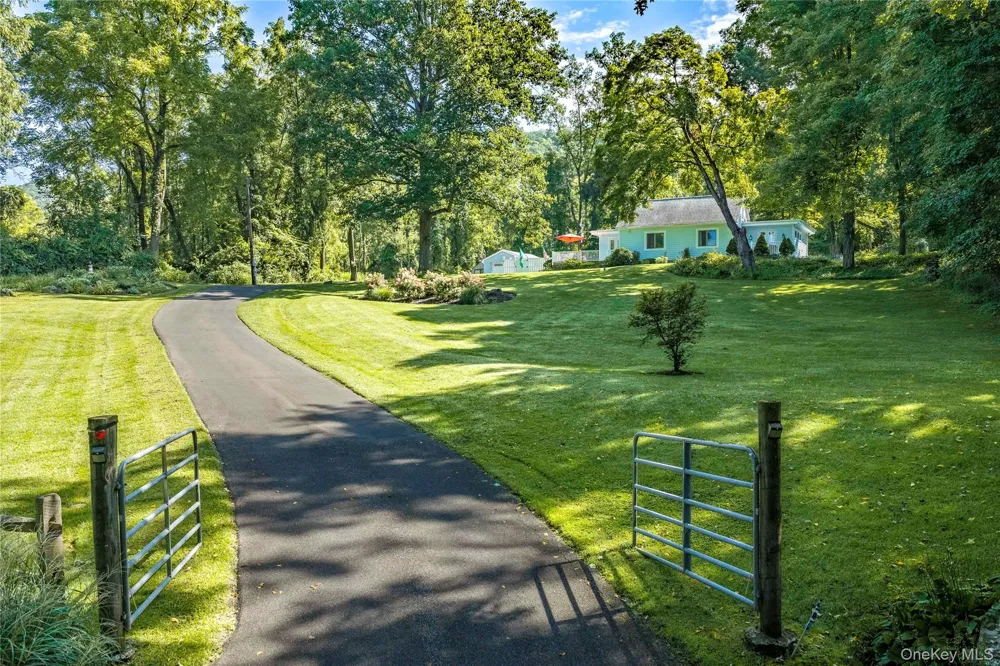 140 Hurds Corners Road Pawling, NY 12564