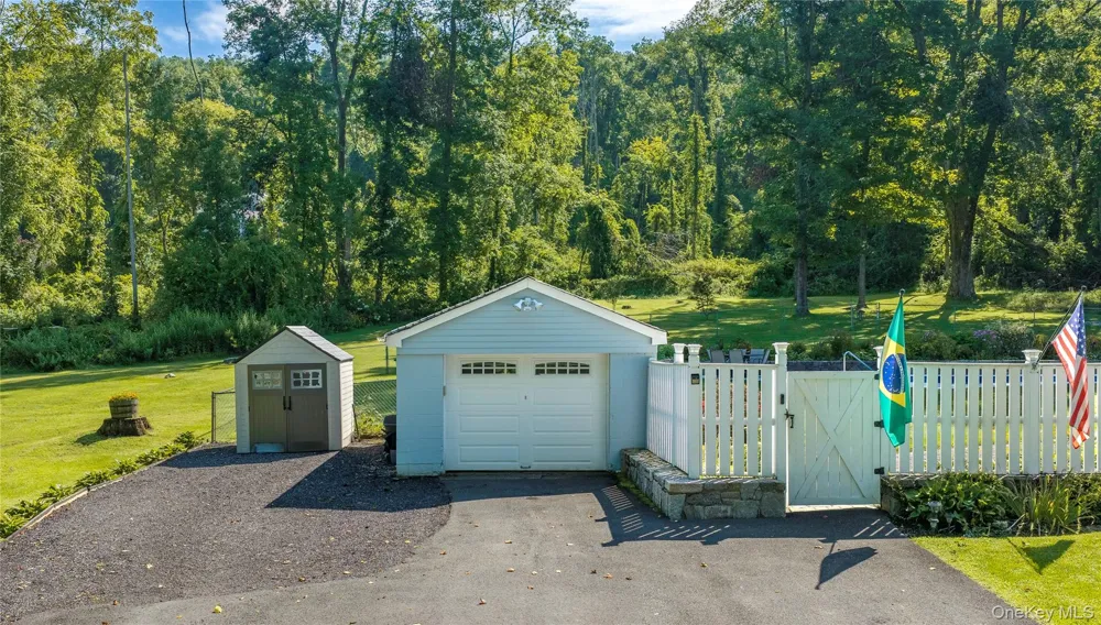140 Hurds Corners Road Pawling, NY 12564