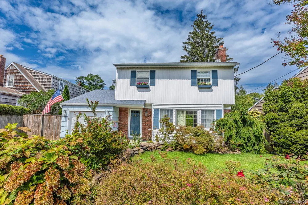 17 Sea Ridge Court Huntington, NY 11743