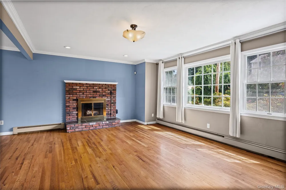 17 Sea Ridge Court Huntington, NY 11743