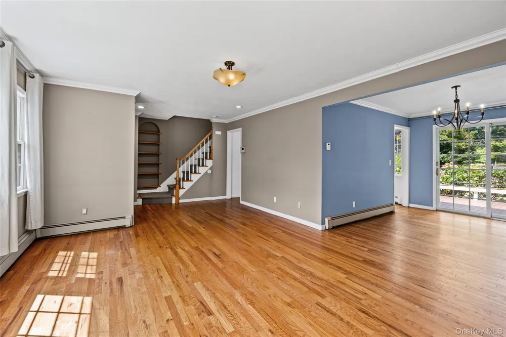 17 Sea Ridge Court Huntington, NY 11743