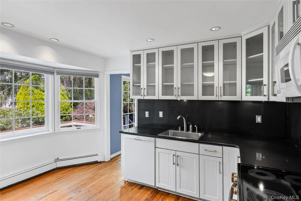 17 Sea Ridge Court Huntington, NY 11743