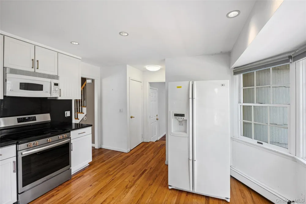 17 Sea Ridge Court Huntington, NY 11743