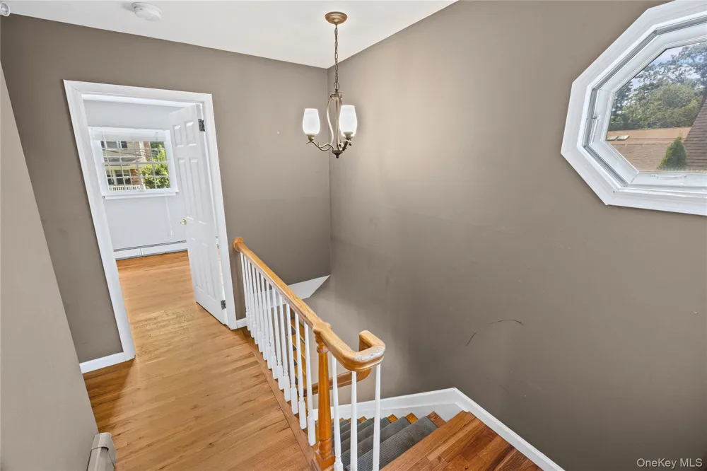 17 Sea Ridge Court Huntington, NY 11743