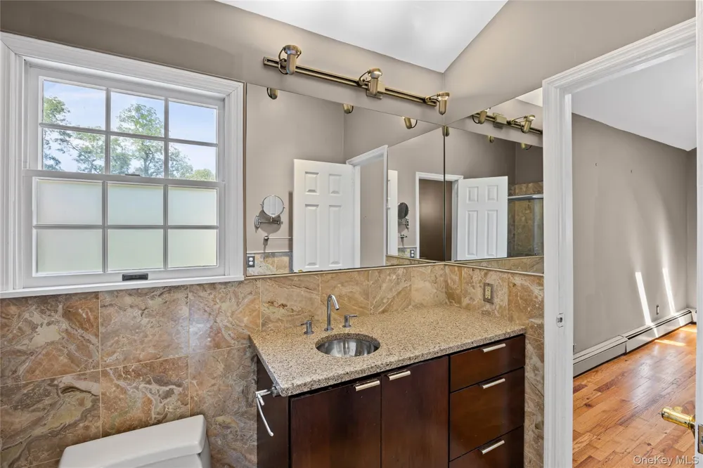 17 Sea Ridge Court Huntington, NY 11743