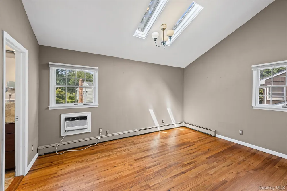 17 Sea Ridge Court Huntington, NY 11743