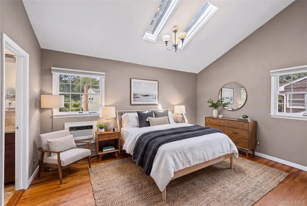 17 Sea Ridge Court Huntington, NY 11743