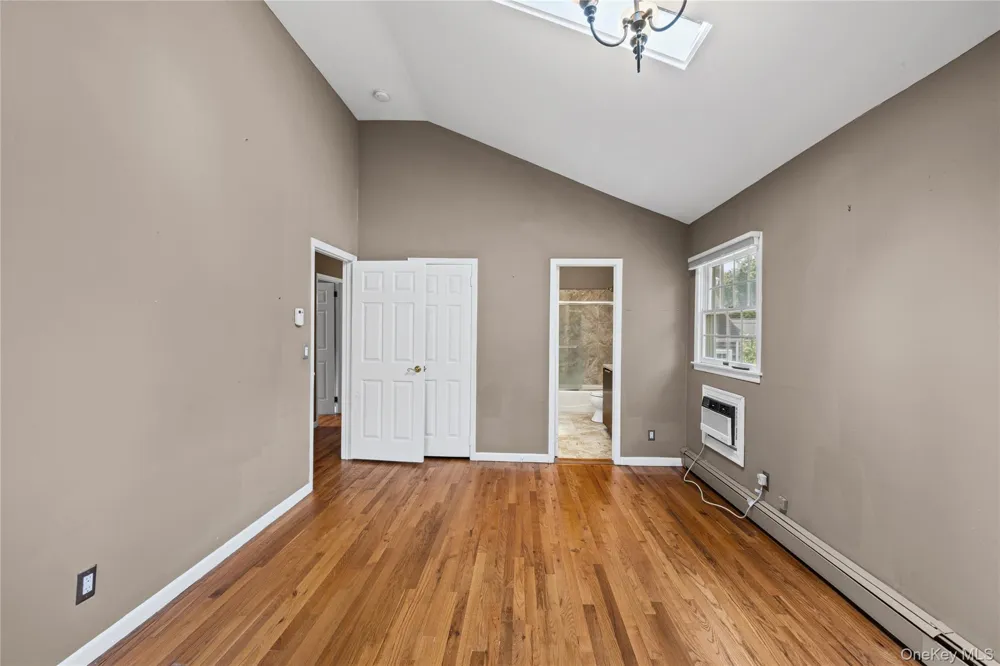 17 Sea Ridge Court Huntington, NY 11743