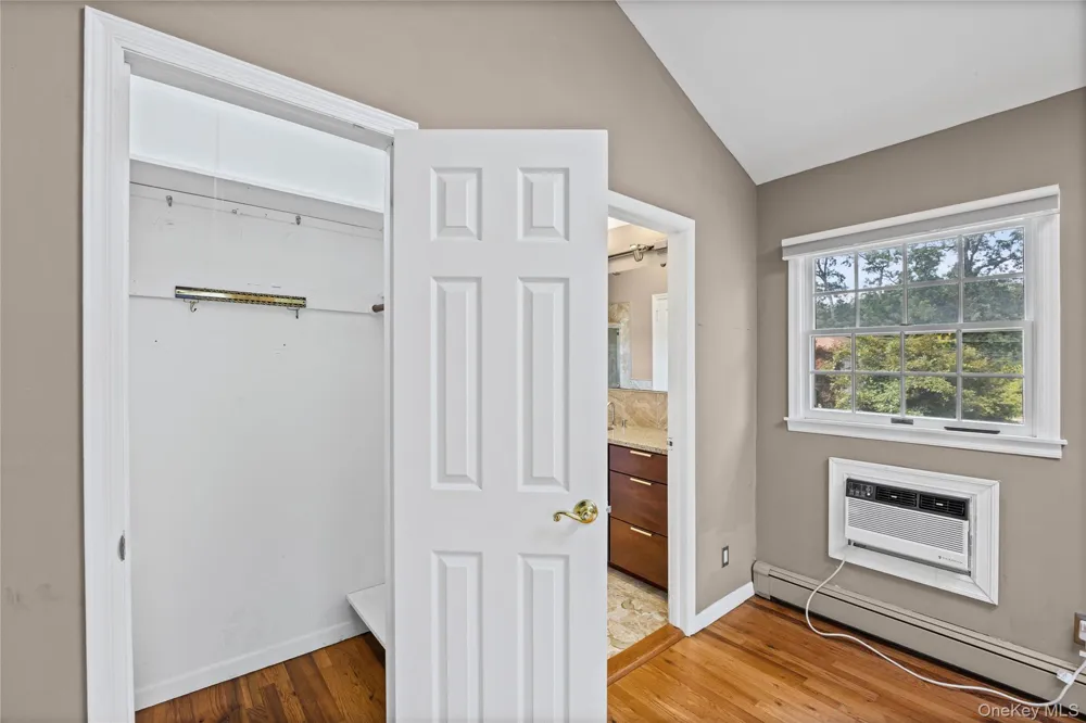 17 Sea Ridge Court Huntington, NY 11743