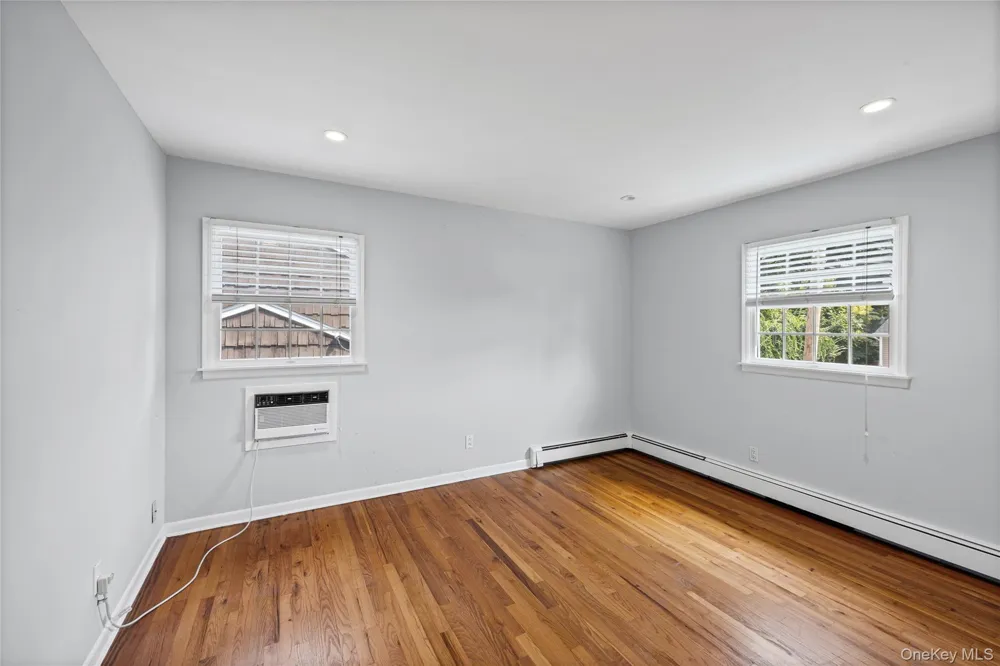 17 Sea Ridge Court Huntington, NY 11743