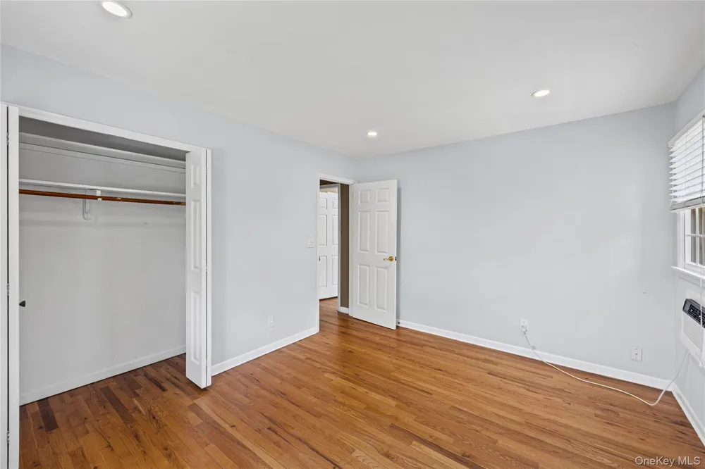 17 Sea Ridge Court Huntington, NY 11743