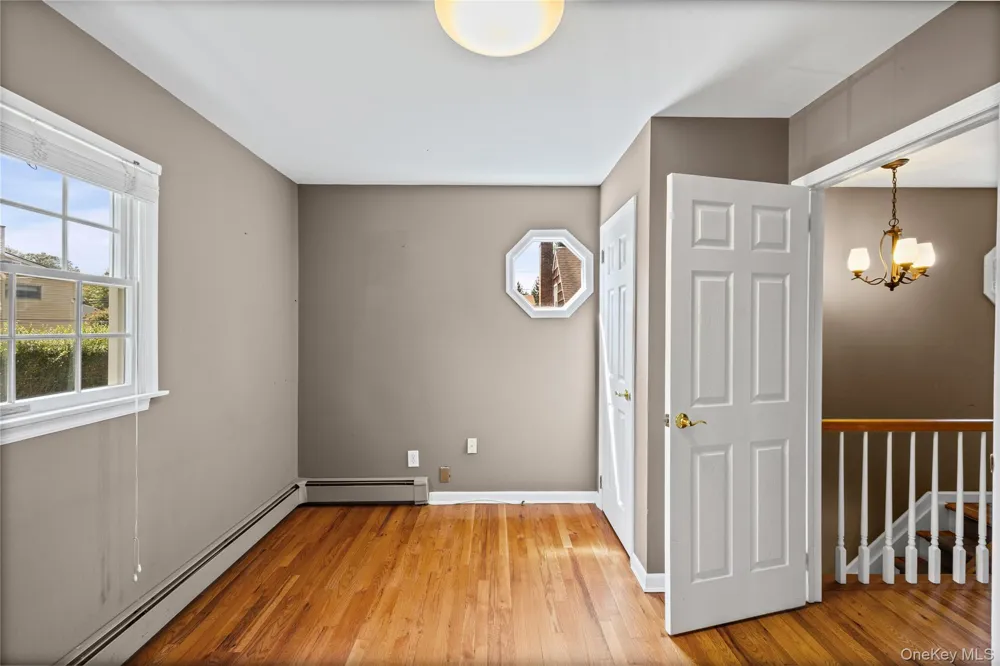 17 Sea Ridge Court Huntington, NY 11743