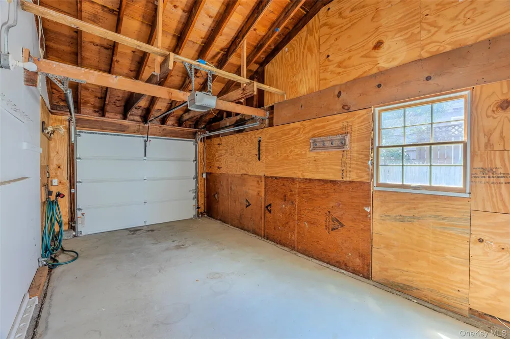 17 Sea Ridge Court Huntington, NY 11743