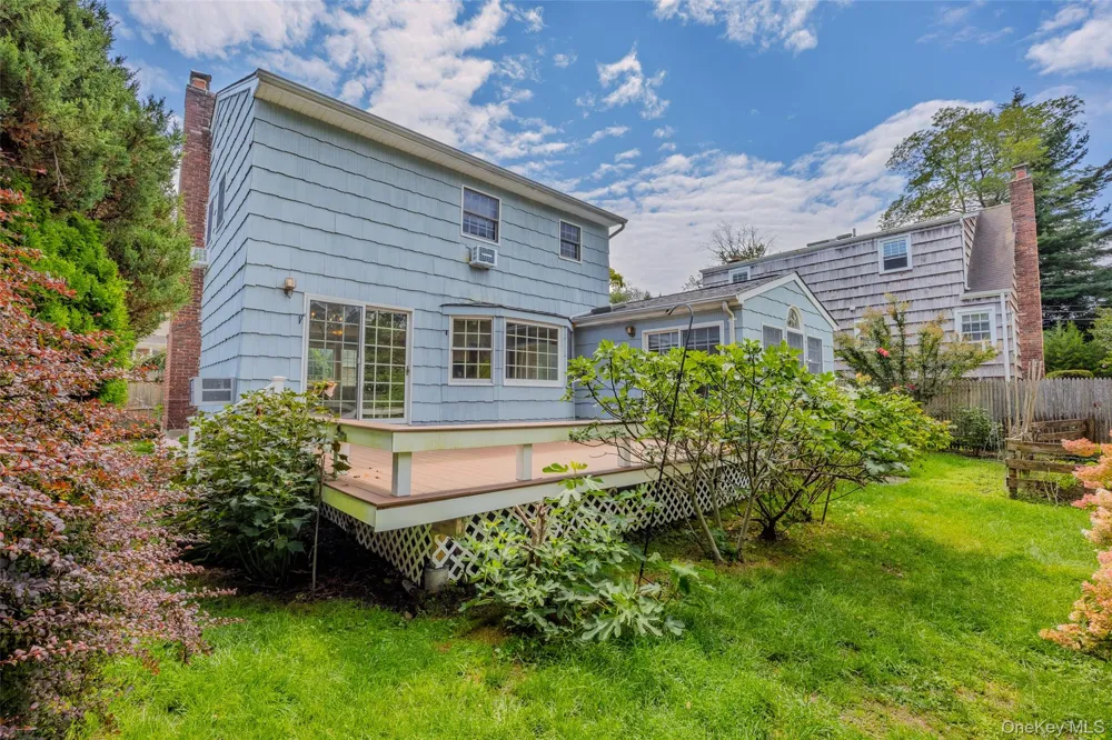 17 Sea Ridge Court Huntington, NY 11743