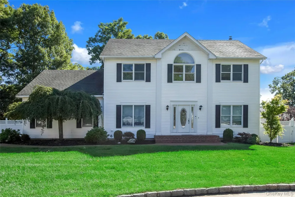 11 Raphael Boulevard Nesconset, NY 11767