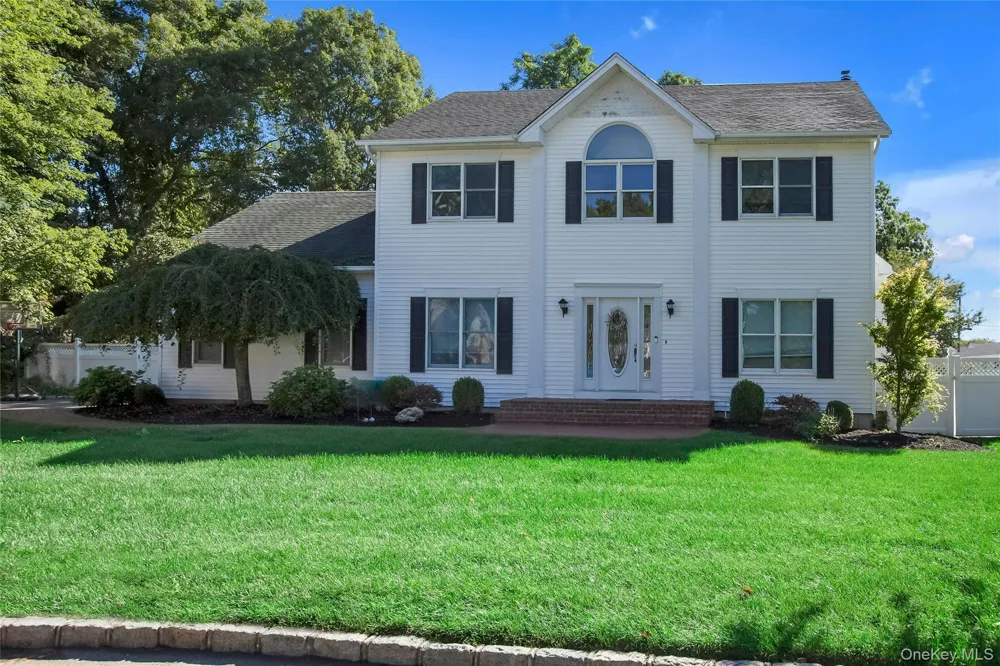 11 Raphael Boulevard Nesconset, NY 11767
