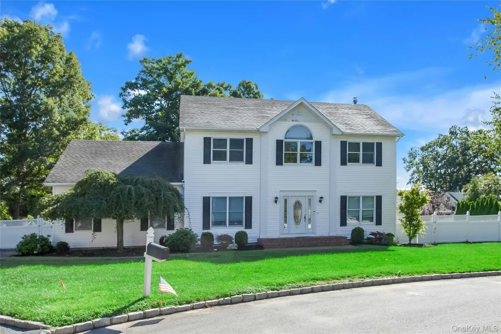11 Raphael Boulevard Nesconset, NY 11767