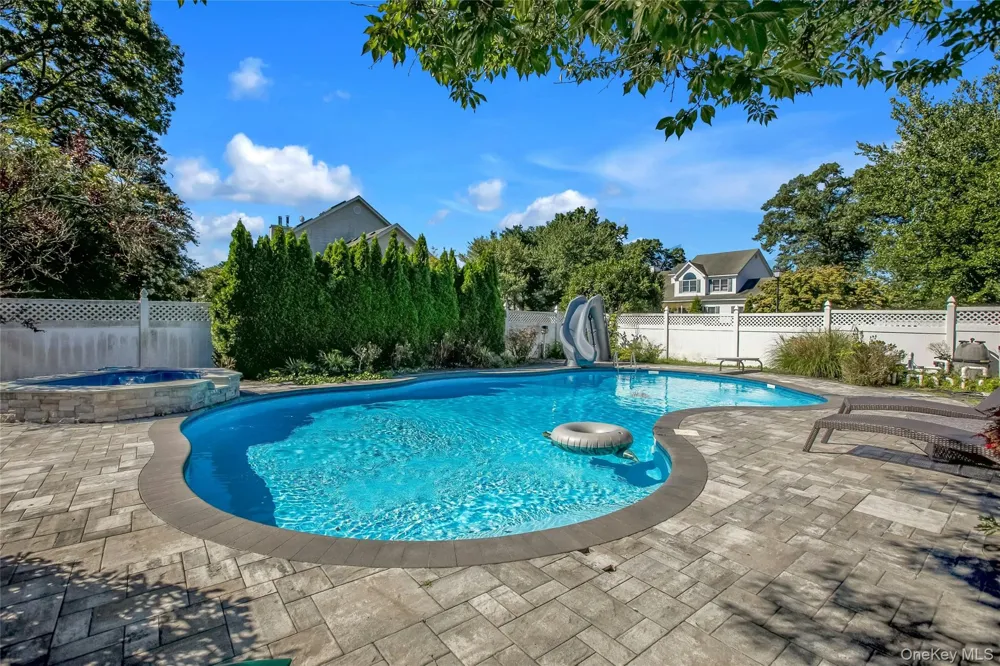 11 Raphael Boulevard Nesconset, NY 11767
