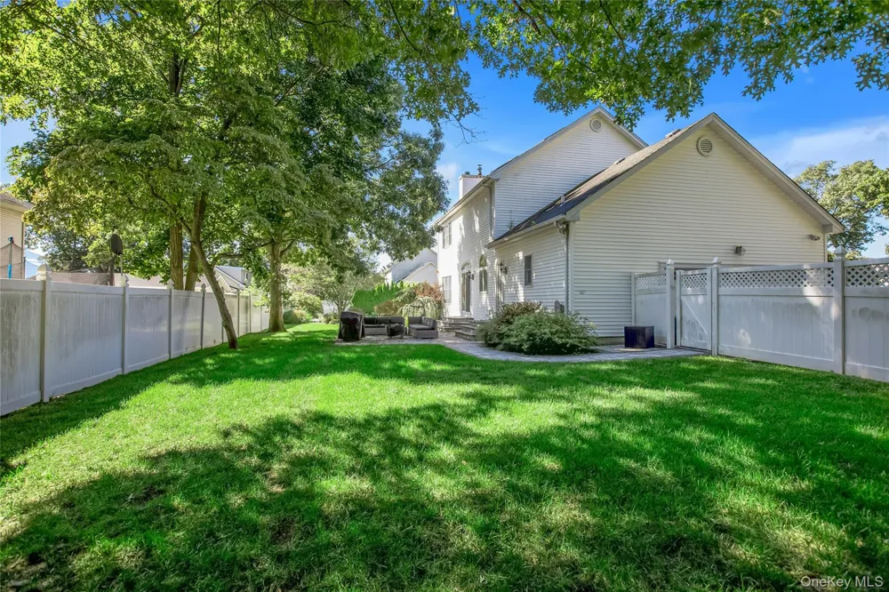 11 Raphael Boulevard Nesconset, NY 11767