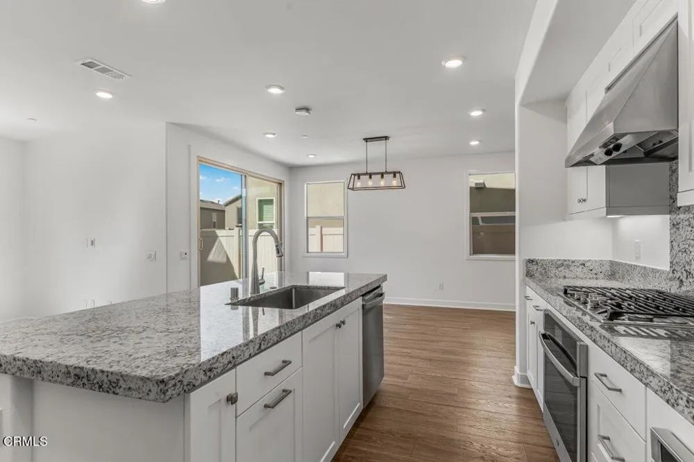 1994 Pomegranate Street Santa Paula, CA 93060