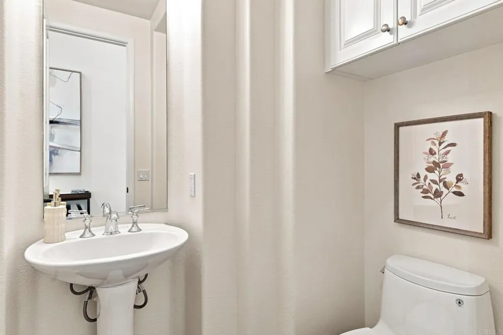 1745 Hummingbird Road Carlsbad, CA 92011