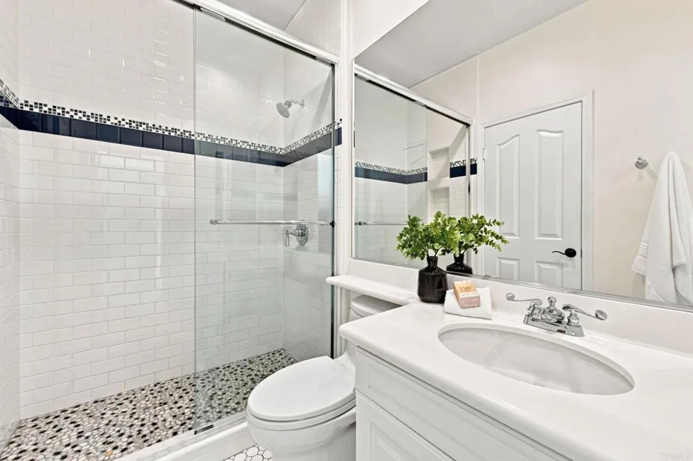 1745 Hummingbird Road Carlsbad, CA 92011