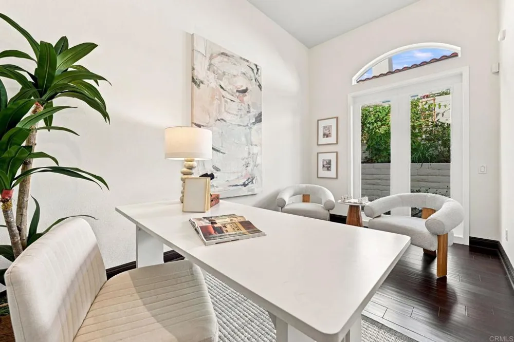 1745 Hummingbird Road Carlsbad, CA 92011