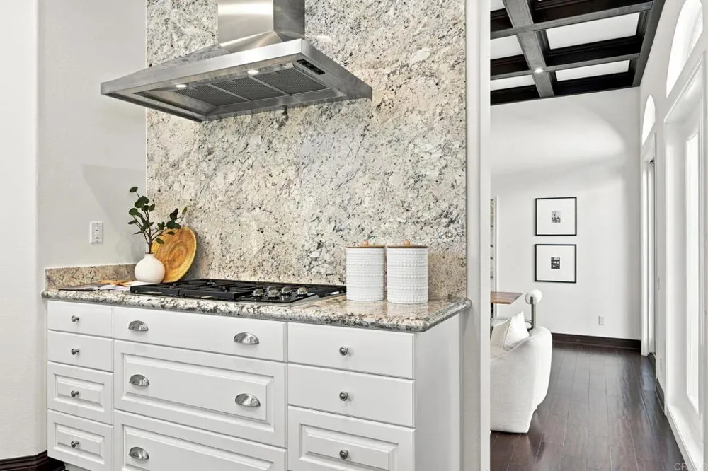 1745 Hummingbird Road Carlsbad, CA 92011