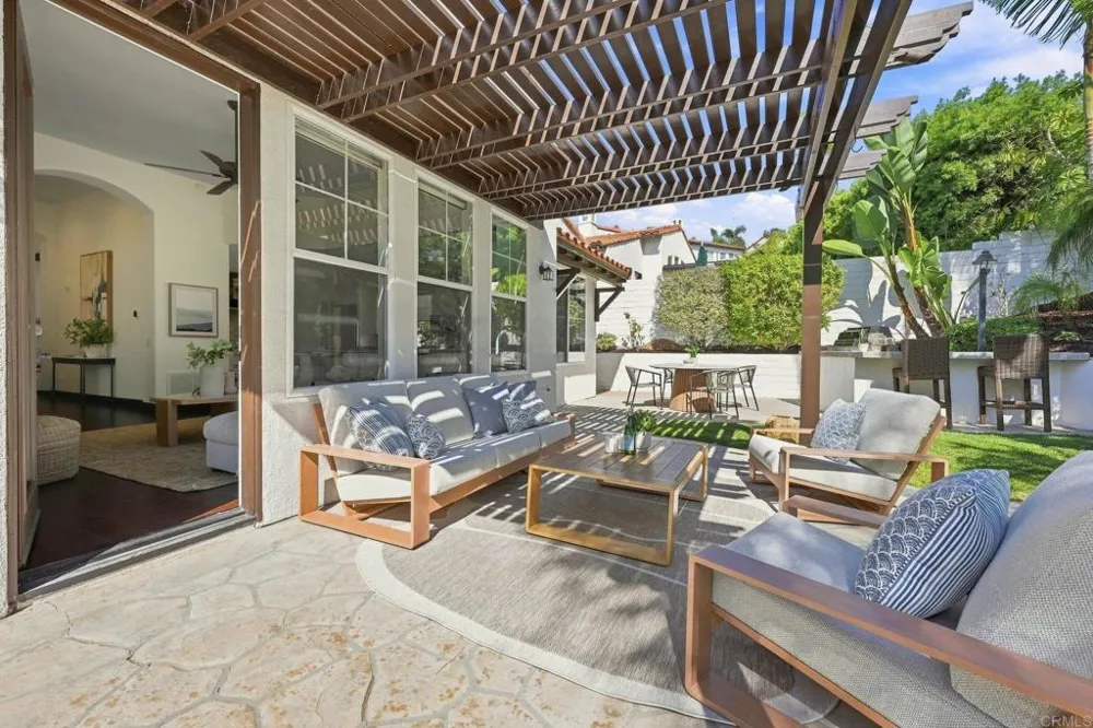1745 Hummingbird Road Carlsbad, CA 92011