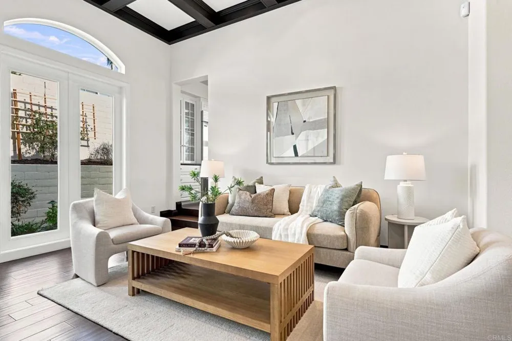 1745 Hummingbird Road Carlsbad, CA 92011