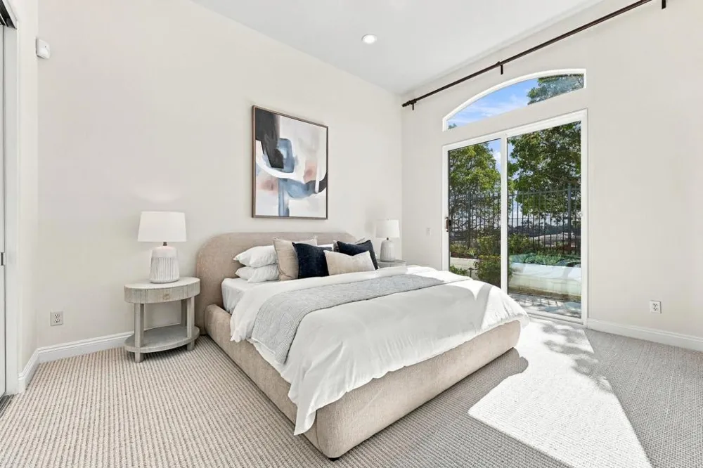 1745 Hummingbird Road Carlsbad, CA 92011