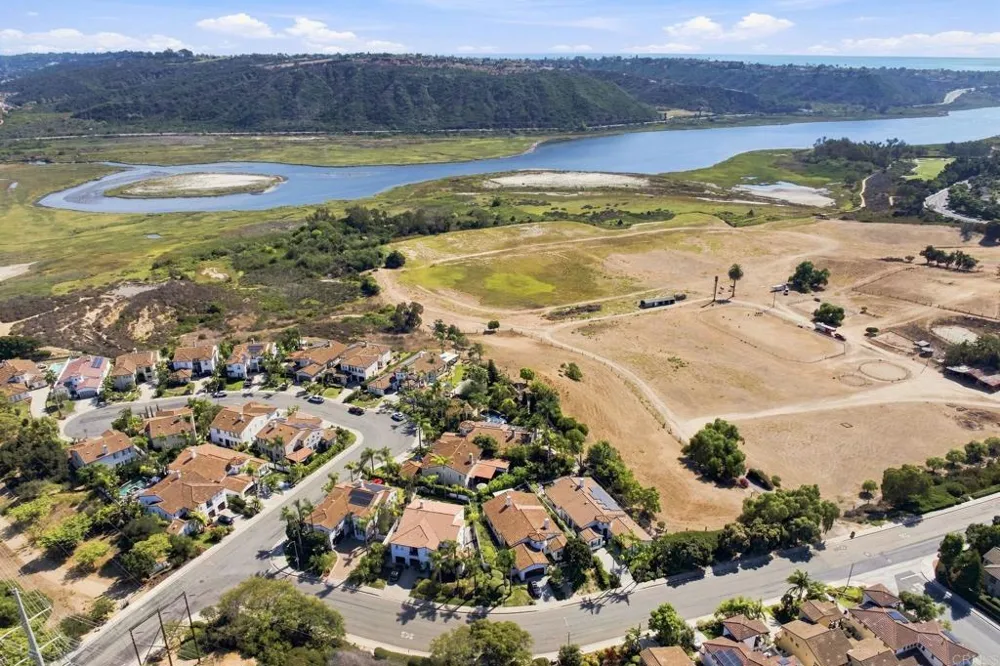 1745 Hummingbird Road Carlsbad, CA 92011