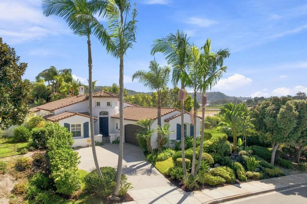 1745 Hummingbird Road Carlsbad, CA 92011