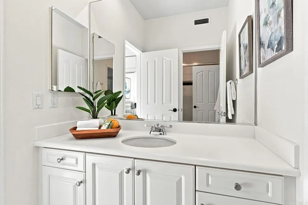 1745 Hummingbird Road Carlsbad, CA 92011