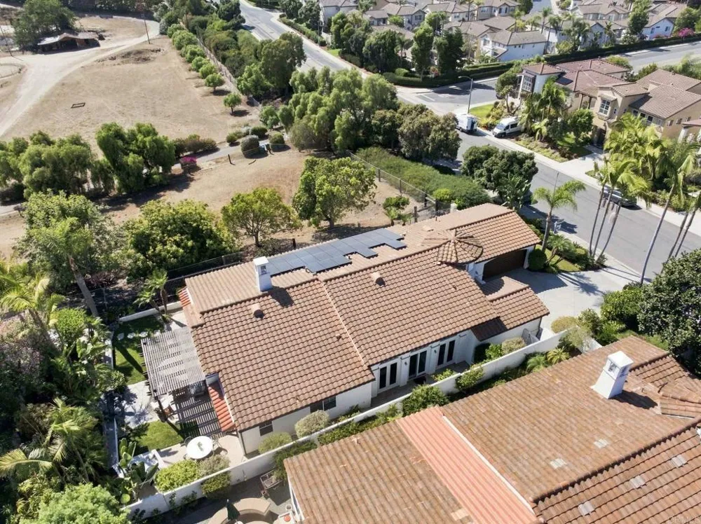 1745 Hummingbird Road Carlsbad, CA 92011
