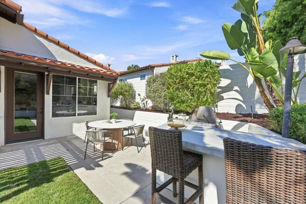 1745 Hummingbird Road Carlsbad, CA 92011