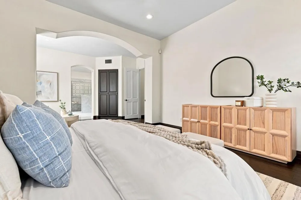 1745 Hummingbird Road Carlsbad, CA 92011