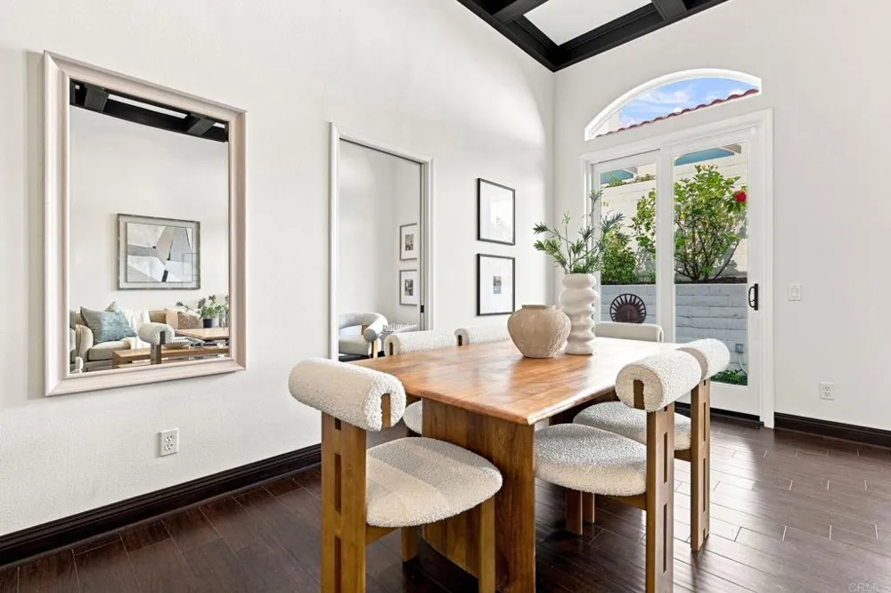 1745 Hummingbird Road Carlsbad, CA 92011