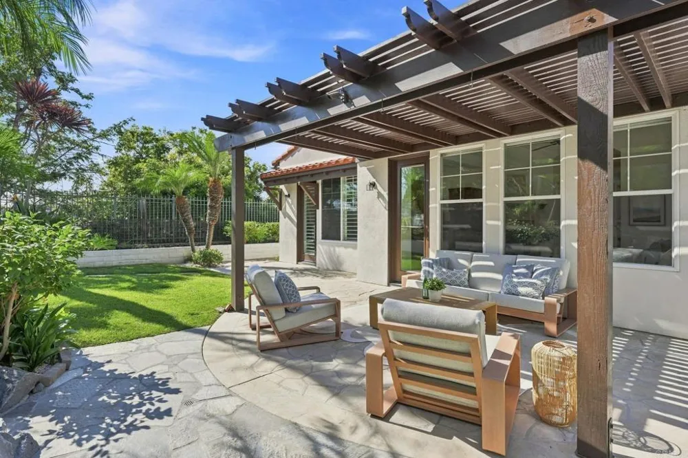 1745 Hummingbird Road Carlsbad, CA 92011