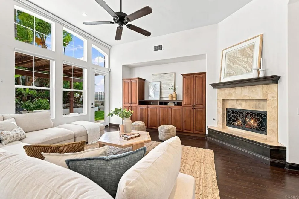 1745 Hummingbird Road Carlsbad, CA 92011