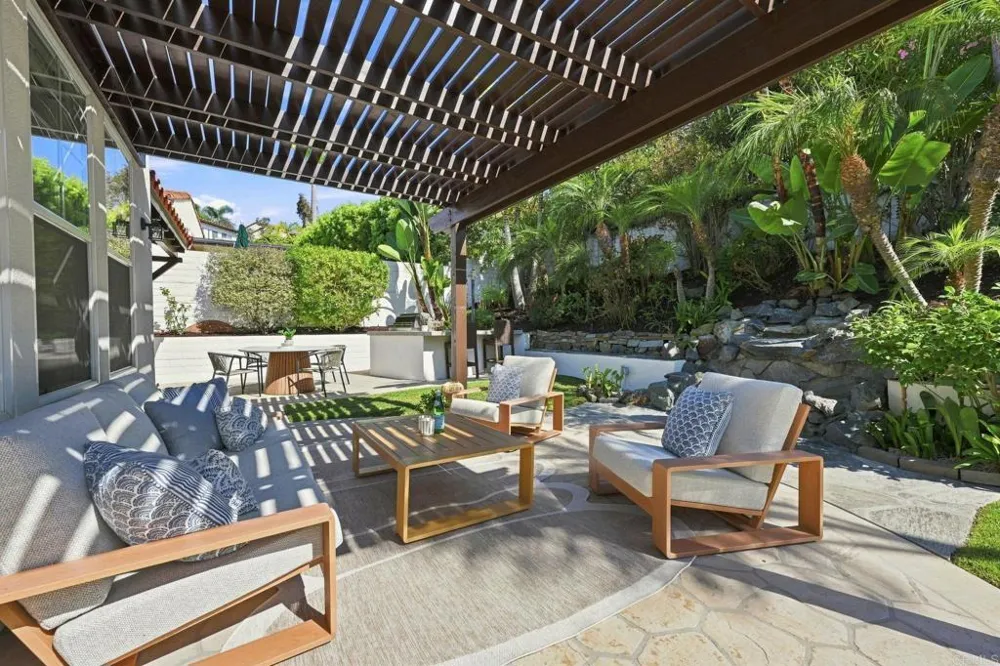 1745 Hummingbird Road Carlsbad, CA 92011