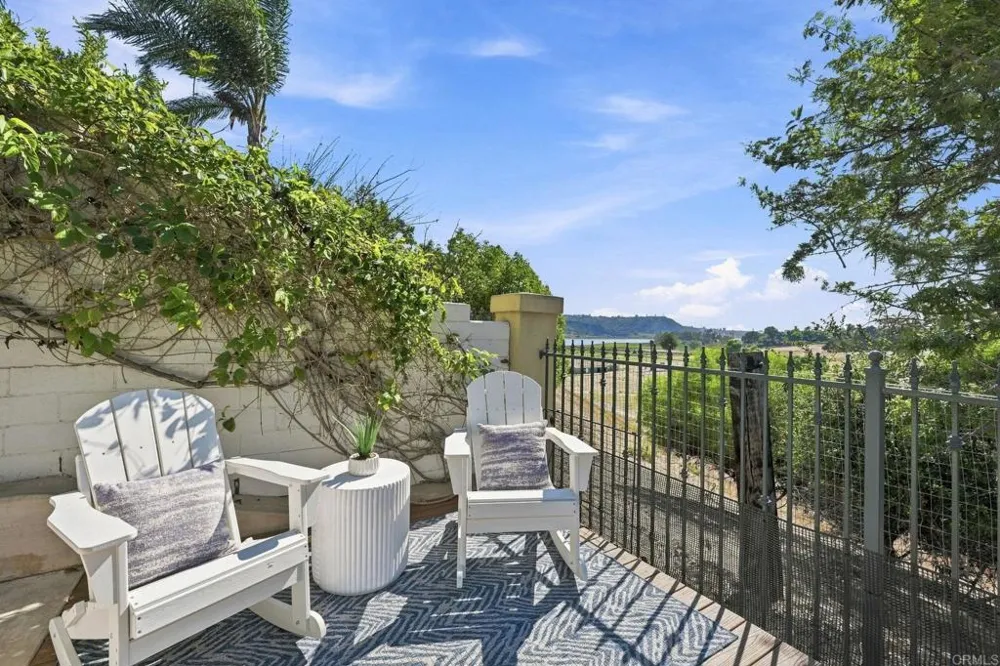 1745 Hummingbird Road Carlsbad, CA 92011