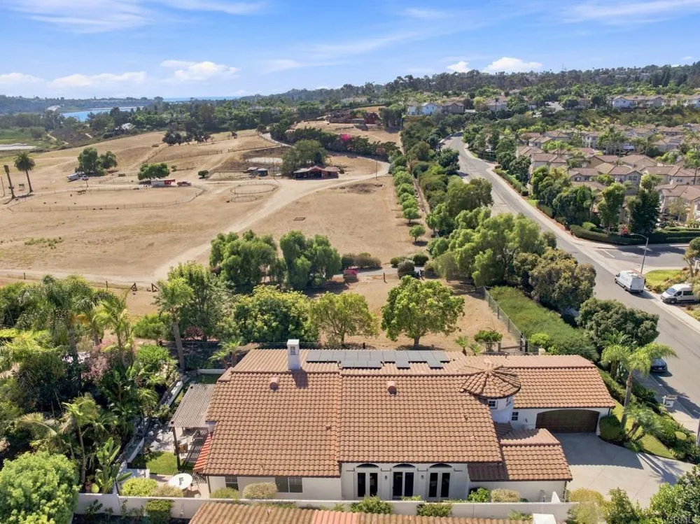 1745 Hummingbird Road Carlsbad, CA 92011