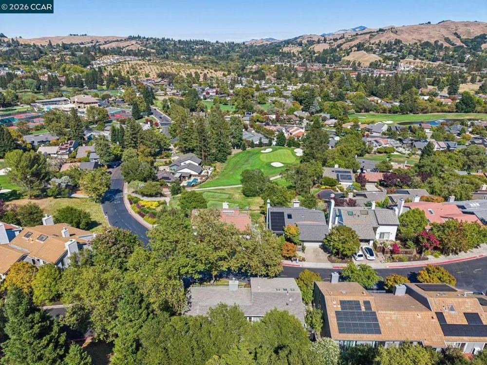 1792 Saint Andrews Dr Moraga, CA 94556