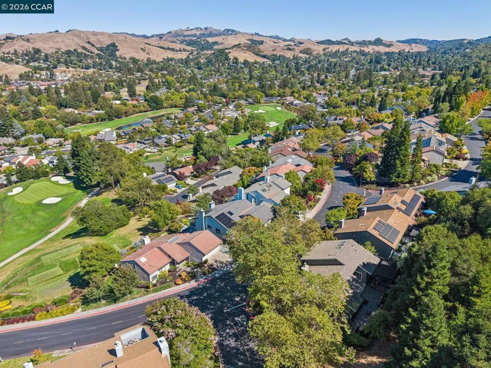 1792 Saint Andrews Dr Moraga, CA 94556