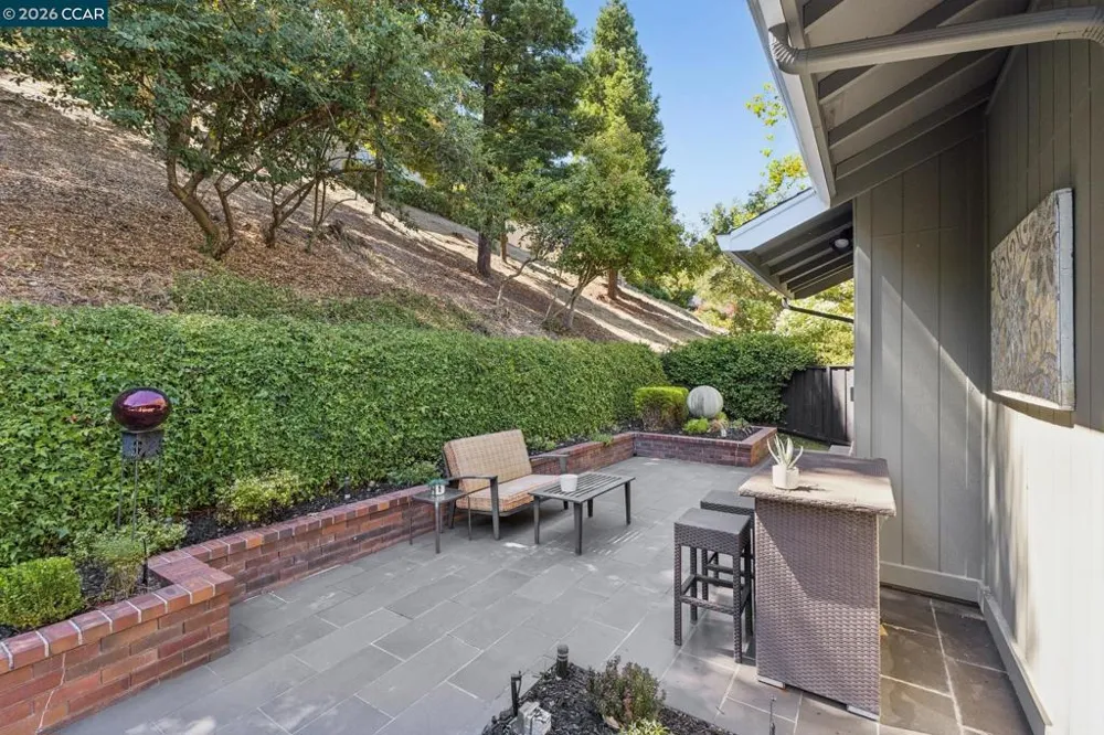 1792 Saint Andrews Dr Moraga, CA 94556
