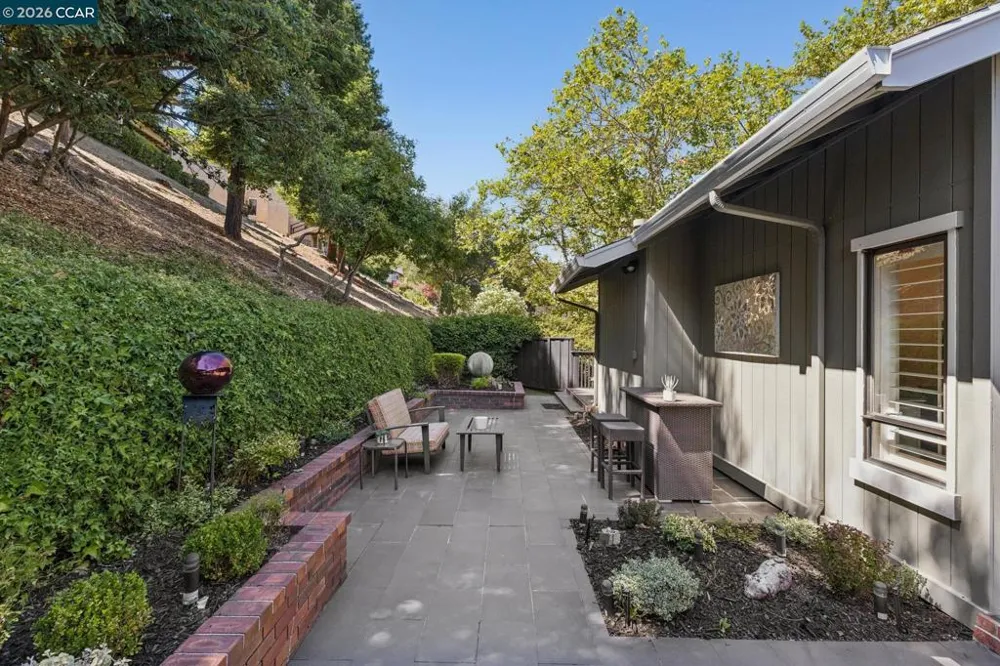 1792 Saint Andrews Dr Moraga, CA 94556