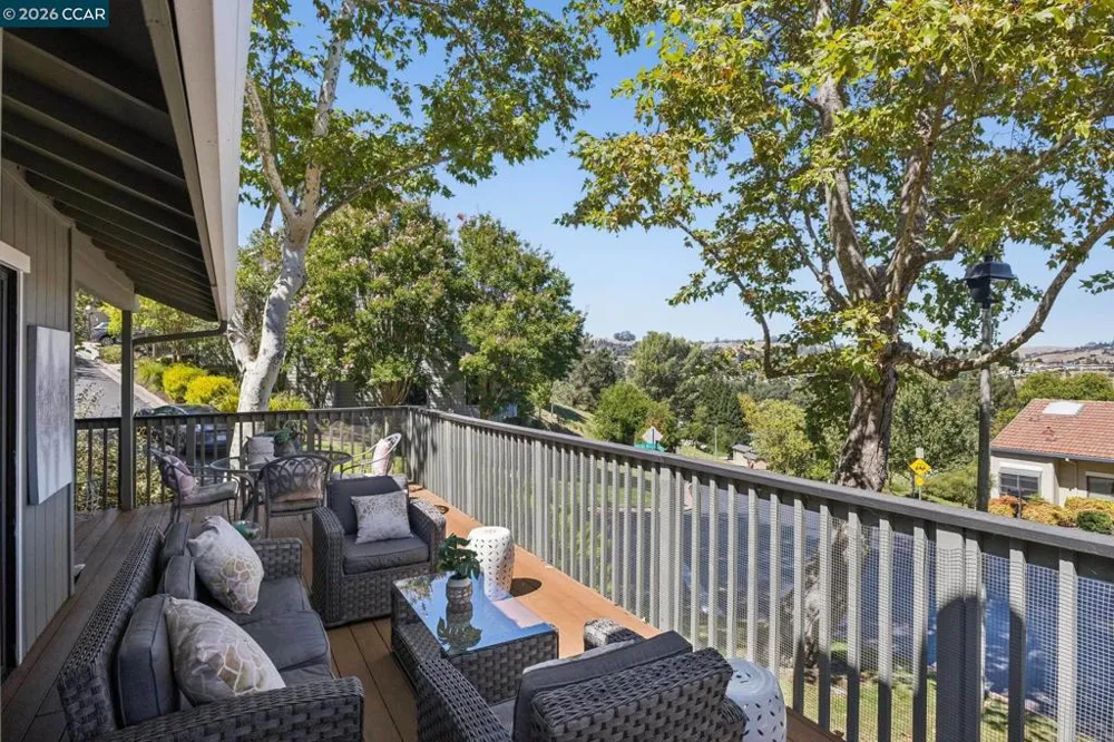 1792 Saint Andrews Dr Moraga, CA 94556