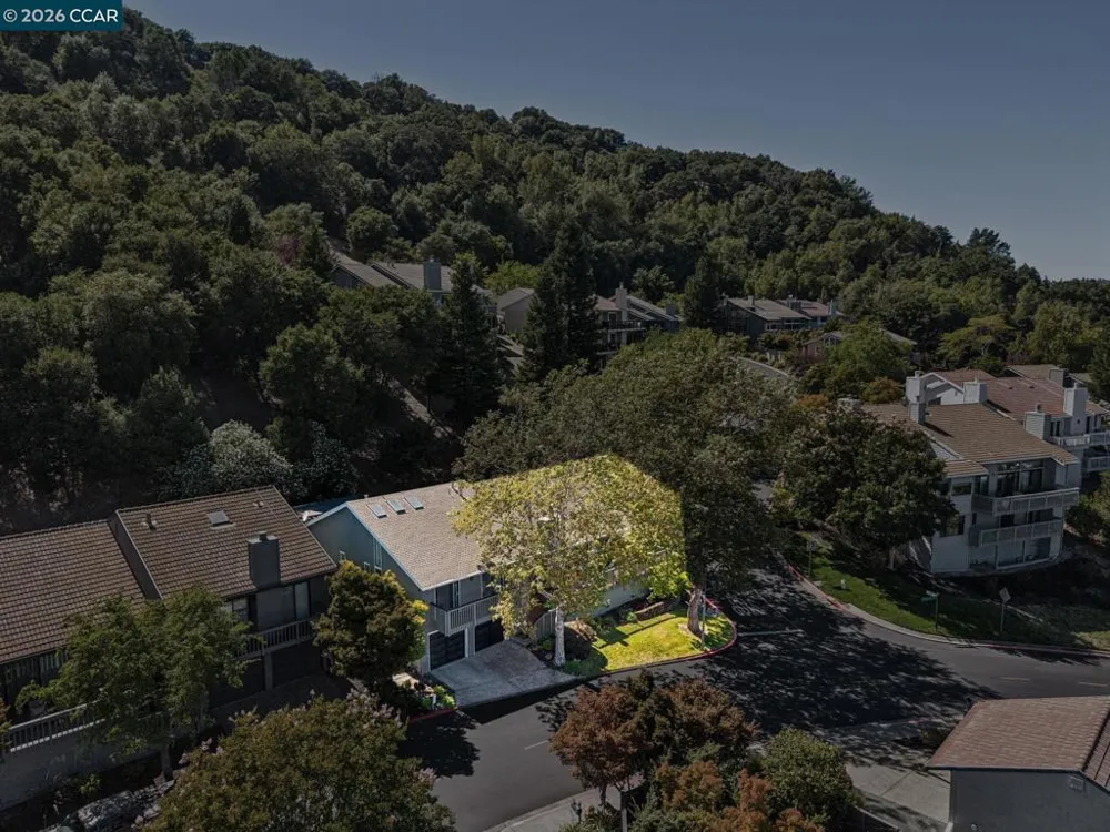 1792 Saint Andrews Dr Moraga, CA 94556
