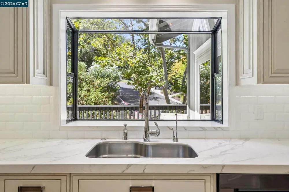 1792 Saint Andrews Dr Moraga, CA 94556
